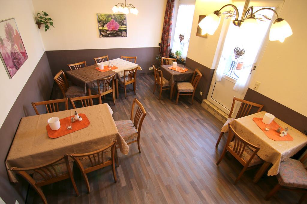 Pension Chapeau-Claque Cochem Exterior foto